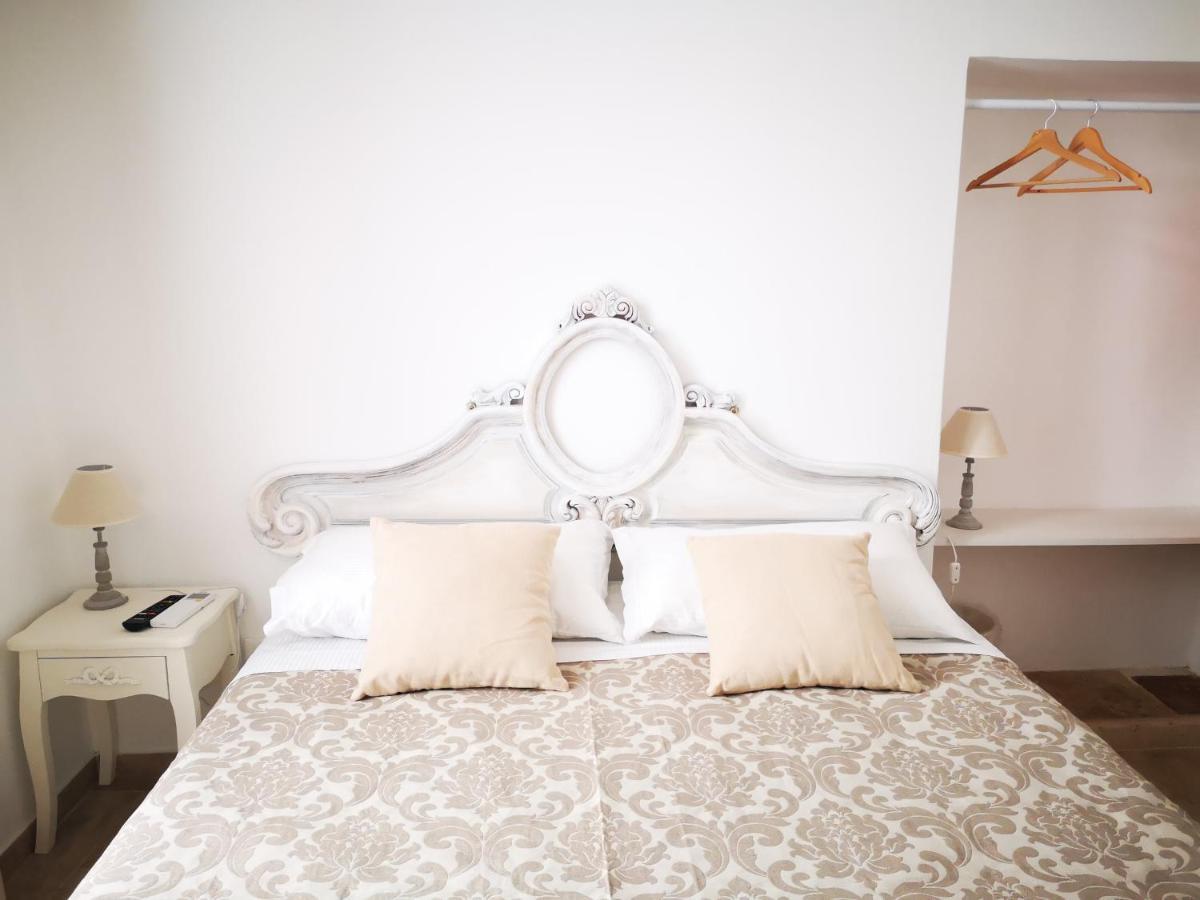 Corte Pietrantica - Charming Rooms & Suites Джовінаццо Екстер'єр фото