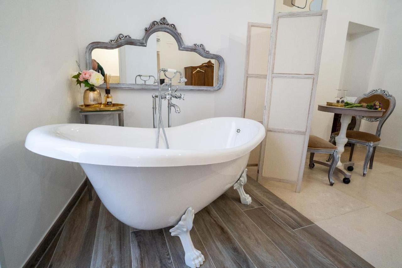 Corte Pietrantica - Charming Rooms & Suites Джовінаццо Екстер'єр фото