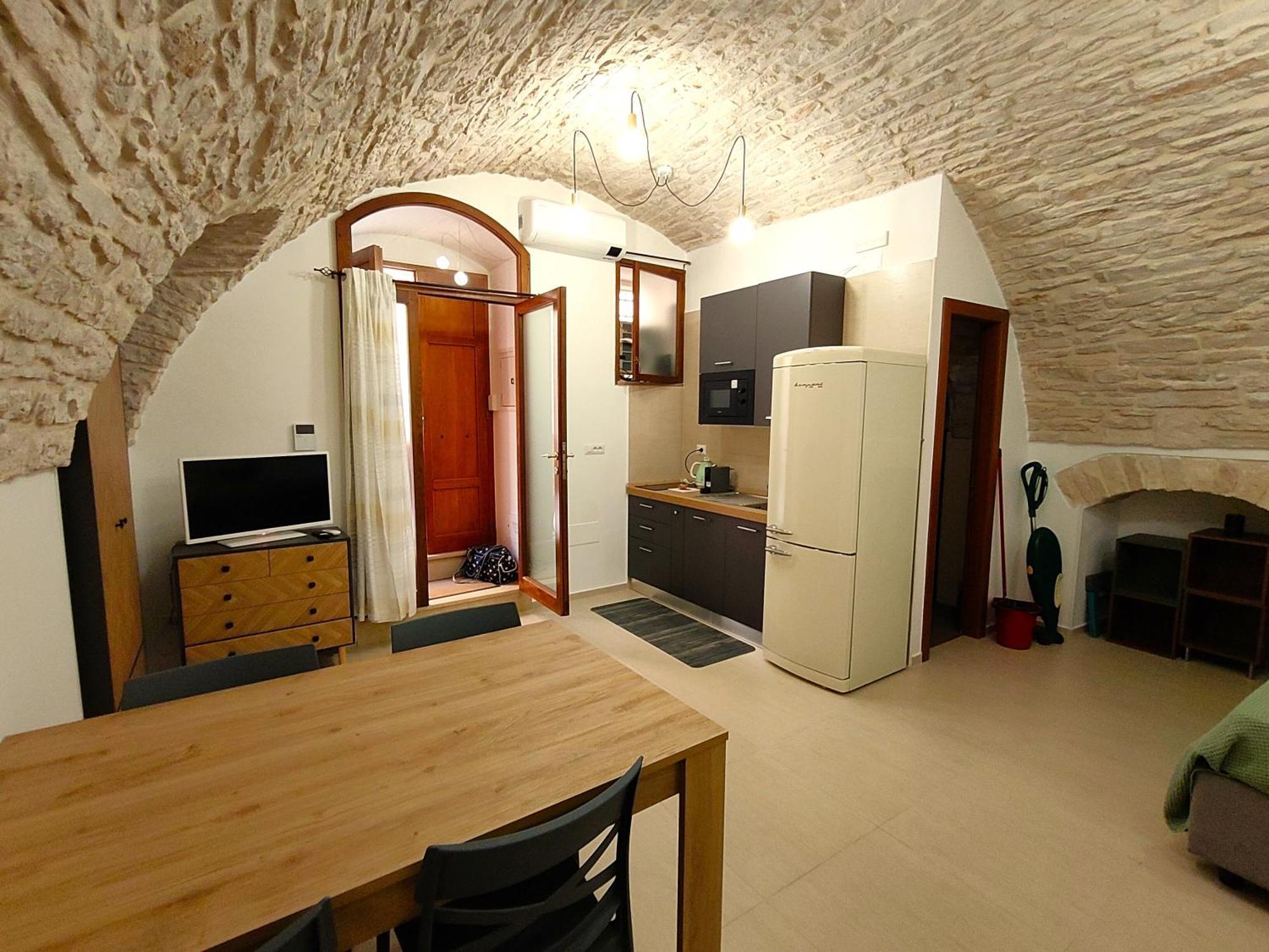Corte Pietrantica - Charming Rooms & Suites Джовінаццо Екстер'єр фото